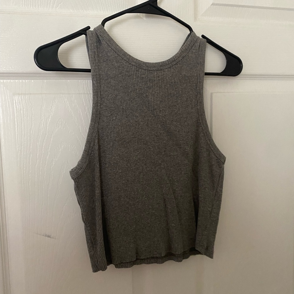 Tank top, grey.